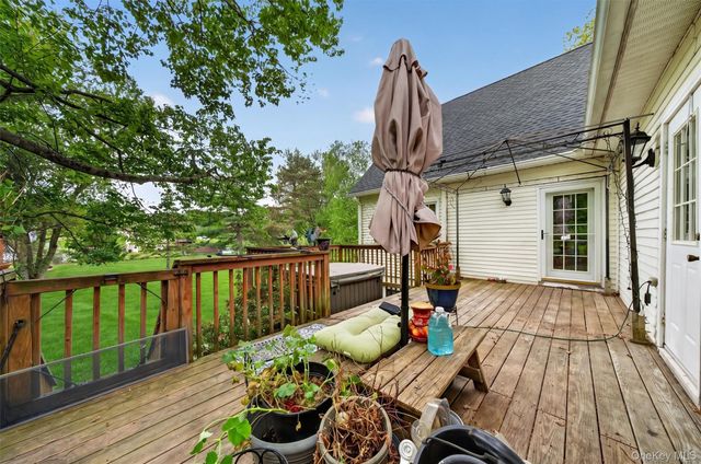 48 Farries Avenue, Florida, NY 10921