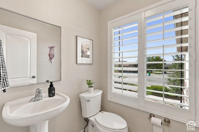 1541 W 975 S, Layton, UT 84041