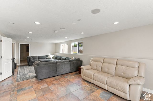 1541 W 975 S, Layton, UT 84041