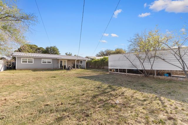 3721 Crestview Dr, Odessa, TX 79762