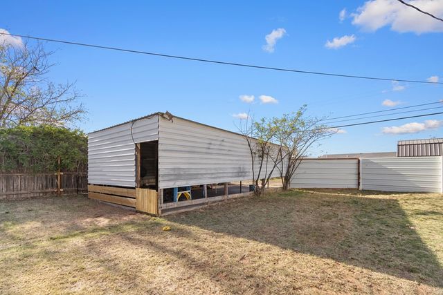 3721 Crestview Dr, Odessa, TX 79762