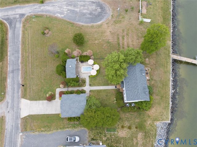 31 Waterway Dr, Montross, VA 22520