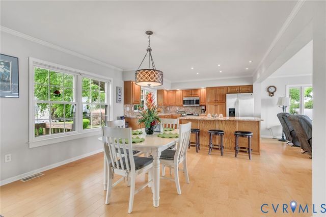 31 Waterway Dr, Montross, VA 22520