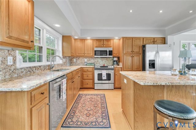 31 Waterway Dr, Montross, VA 22520
