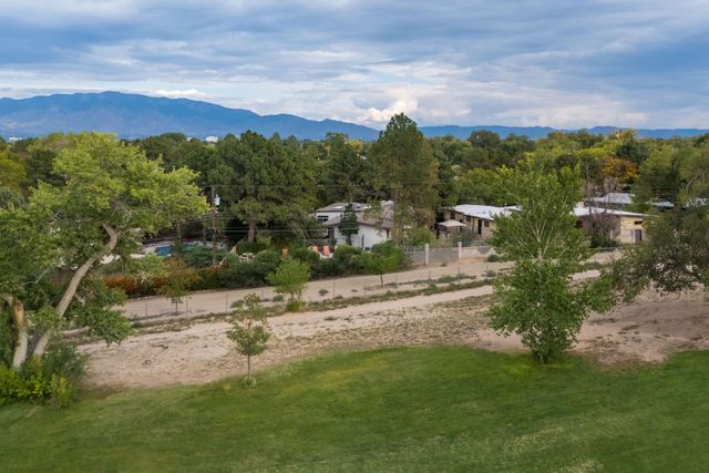 1509 Harvard Court NE, Albuquerque, NM 87106