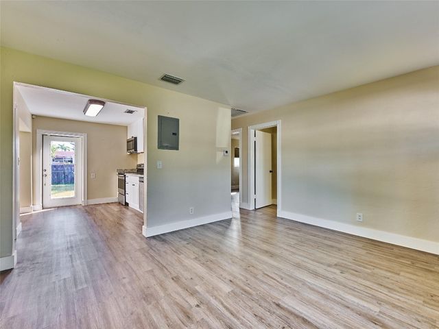 5208 NE 2nd Avenue, Oakland Park, FL 33334