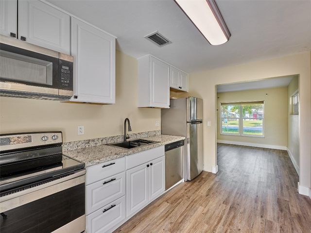 5208 NE 2nd Avenue, Oakland Park, FL 33334