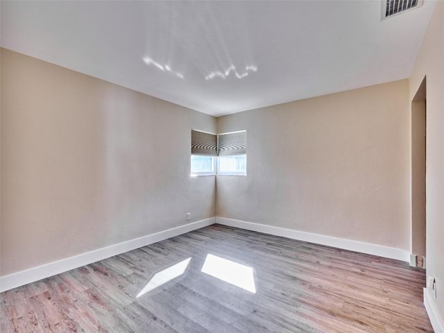 5208 NE 2nd Avenue, Oakland Park, FL 33334