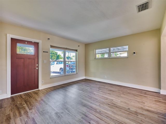 5208 NE 2nd Avenue, Oakland Park, FL 33334