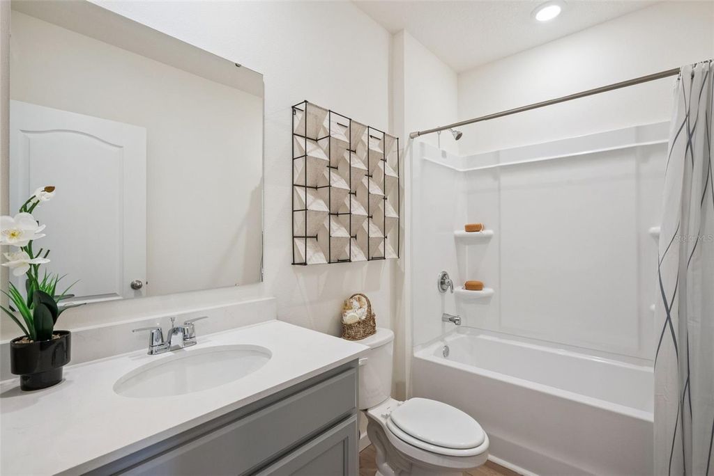 Image 11 of property listing at 3505 WYE OAK DRIVE, Apopka, FL 32703