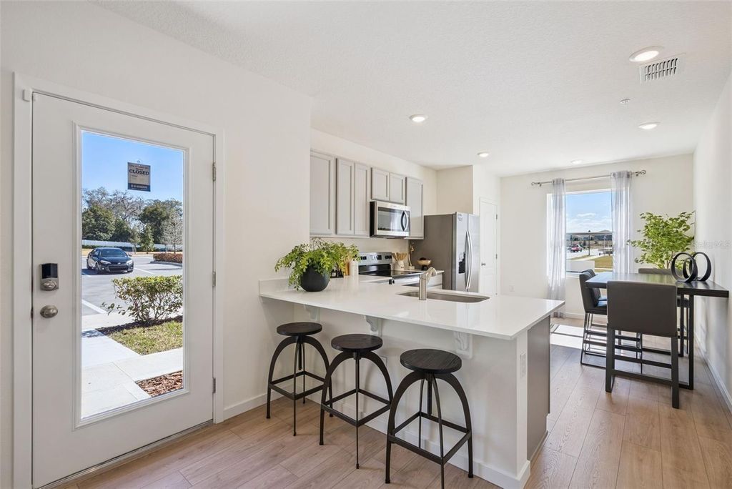 Image 3 of property listing at 3505 WYE OAK DRIVE, Apopka, FL 32703