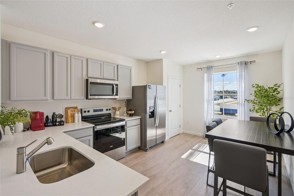 Image 4 of property listing at 3505 WYE OAK DRIVE, Apopka, FL 32703