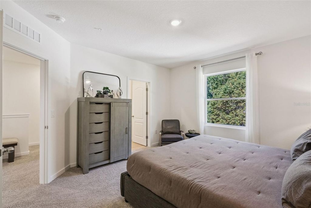 Image 7 of property listing at 3505 WYE OAK DRIVE, Apopka, FL 32703