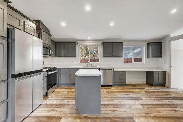 11195 Alpine Ln, Grass Valley, CA 95945