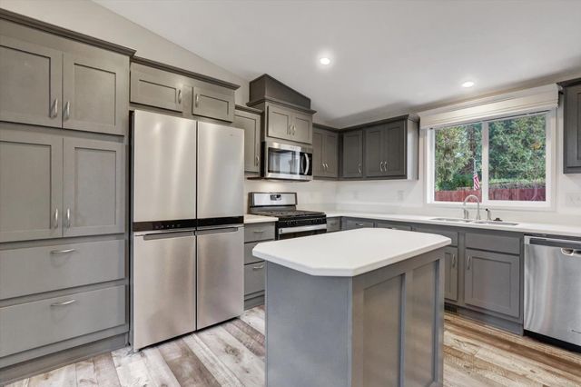 11195 Alpine Ln, Grass Valley, CA 95945