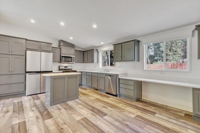 11195 Alpine Ln, Grass Valley, CA 95945