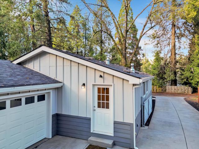 11195 Alpine Ln, Grass Valley, CA 95945