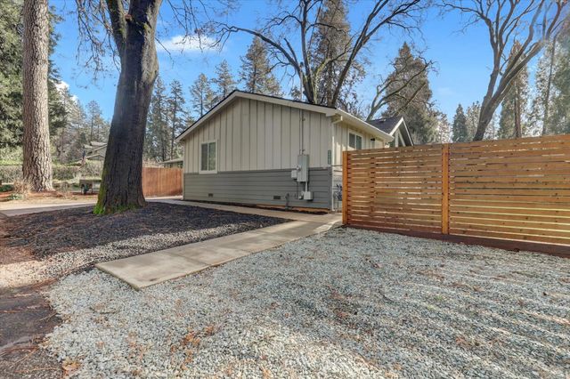 11195 Alpine Ln, Grass Valley, CA 95945