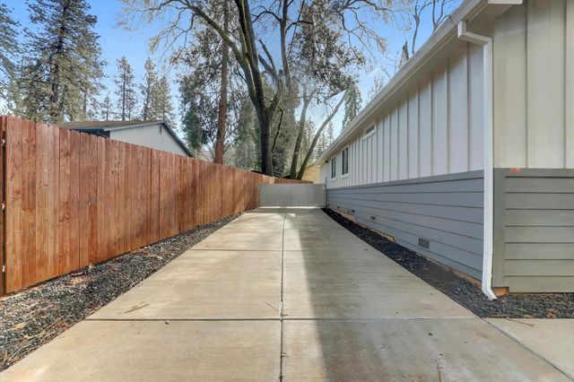 11195 Alpine Ln, Grass Valley, CA 95945