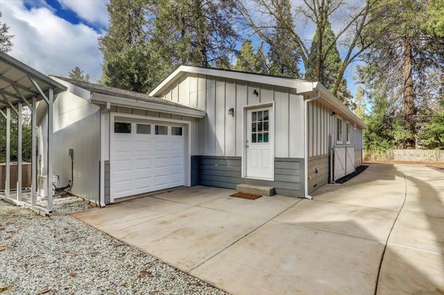 11195 Alpine Ln, Grass Valley, CA 95945