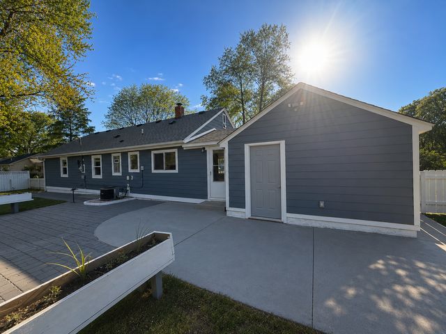 8401 14th Avenue S, Bloomington, MN 55425