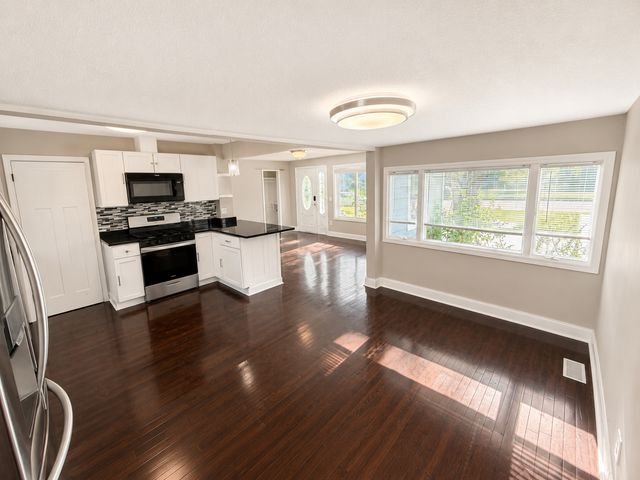 8401 14th Avenue S, Bloomington, MN 55425