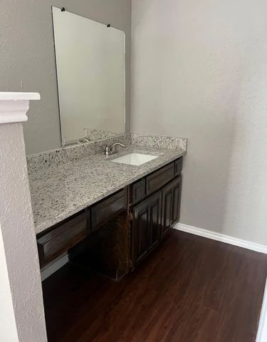 3012 Barrington Court, Arlington, TX 76014