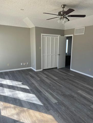 3012 Barrington Court, Arlington, TX 76014