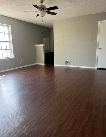 3012 Barrington Court, Arlington, TX 76014