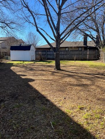 3012 Barrington Court, Arlington, TX 76014