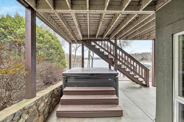 311 Morningwood LN, Wirtz, VA 24184