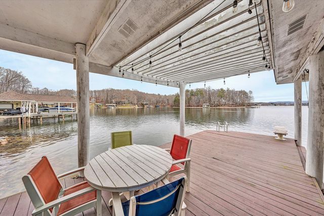 311 Morningwood LN, Wirtz, VA 24184