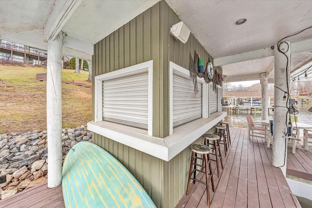 311 Morningwood LN, Wirtz, VA 24184