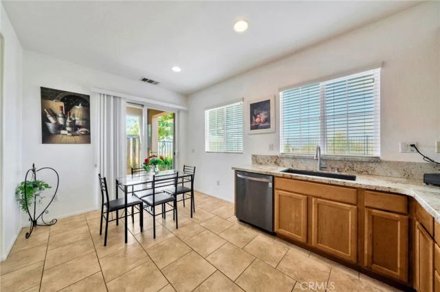 15427 Park Point 102, Lake Elsinore, CA 92532