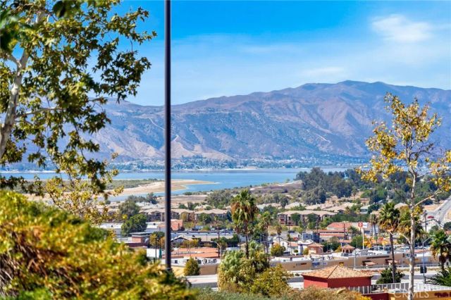 15427 Park Point 102, Lake Elsinore, CA 92532
