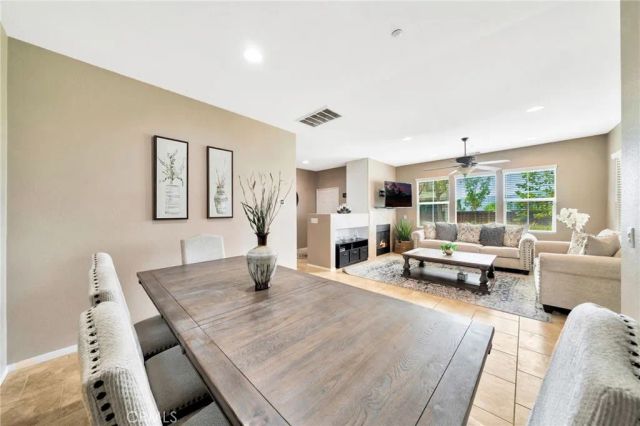 15427 Park Point 102, Lake Elsinore, CA 92532