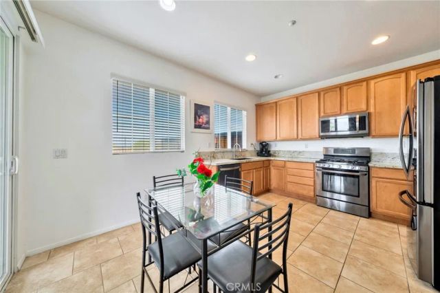 15427 Park Point 102, Lake Elsinore, CA 92532