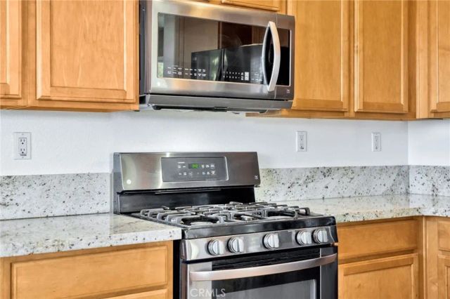 15427 Park Point 102, Lake Elsinore, CA 92532