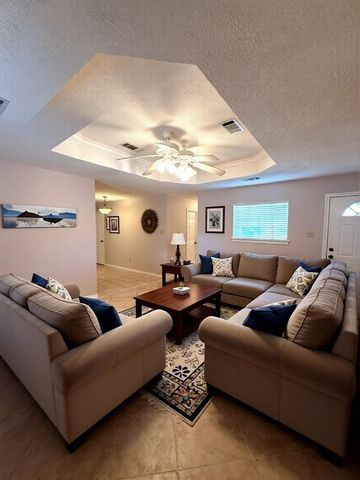 4665 Glen Oaks Circle, Beaumont, TX 77708