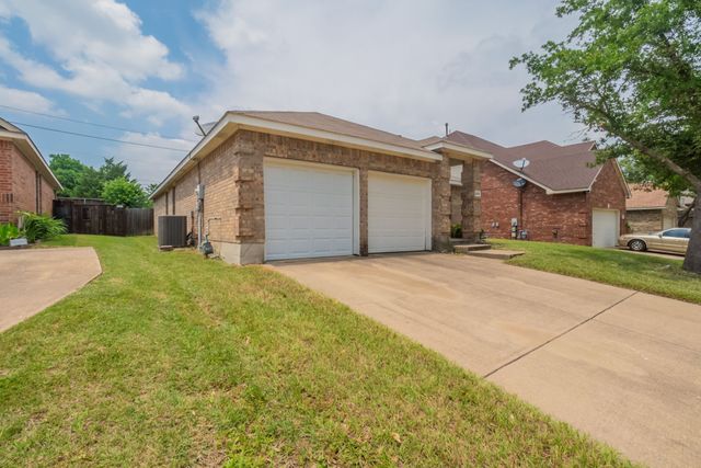4841 Kingfisher Lane, Mesquite, TX 75181