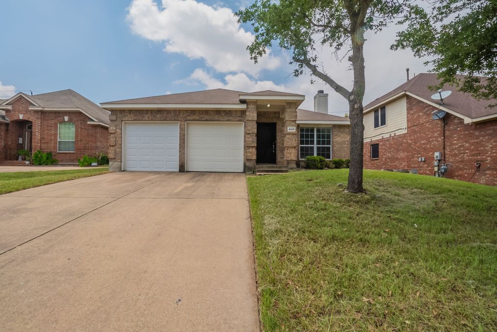 4841 Kingfisher Lane, Mesquite, TX 75181
