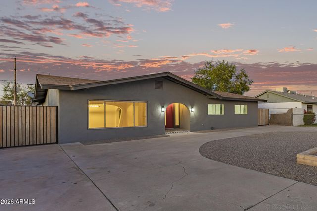 5018 W MARYLAND Avenue, Glendale, AZ 85301