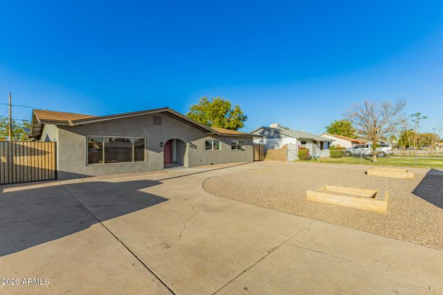 5018 W MARYLAND Avenue, Glendale, AZ 85301