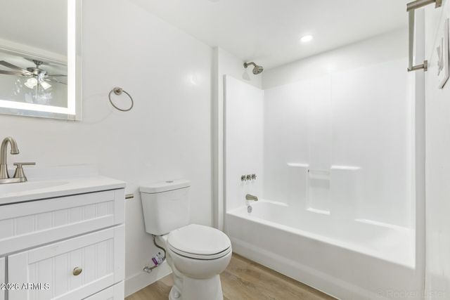 5018 W MARYLAND Avenue, Glendale, AZ 85301