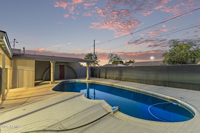 5018 W MARYLAND Avenue, Glendale, AZ 85301