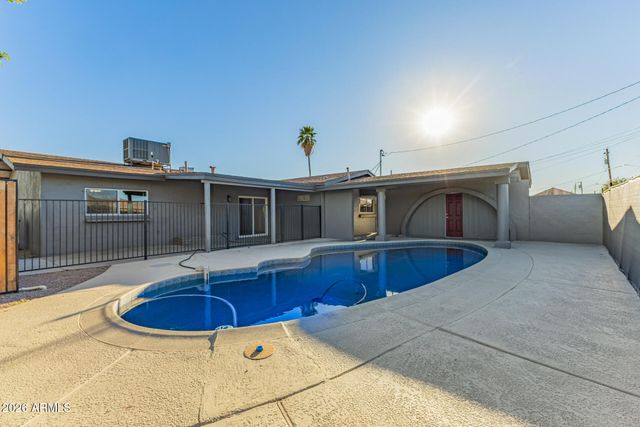 5018 W MARYLAND Avenue, Glendale, AZ 85301