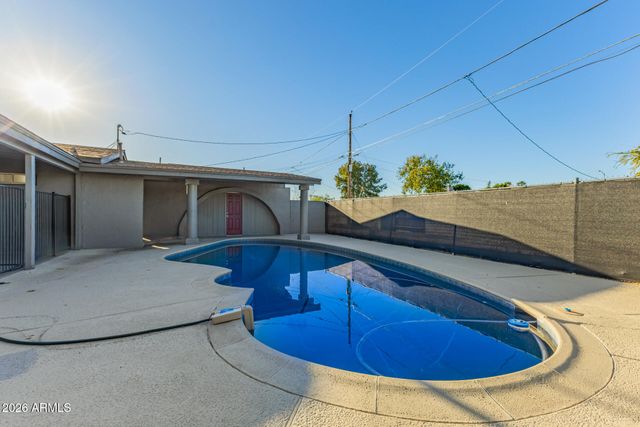 5018 W MARYLAND Avenue, Glendale, AZ 85301