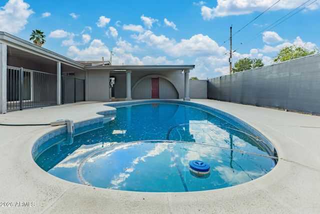 5018 W MARYLAND Avenue, Glendale, AZ 85301