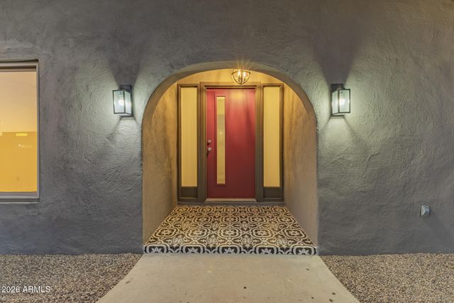 5018 W MARYLAND Avenue, Glendale, AZ 85301