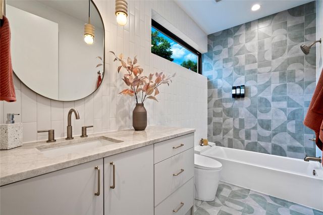 2816 Garwood ST 1, Austin, TX 78702